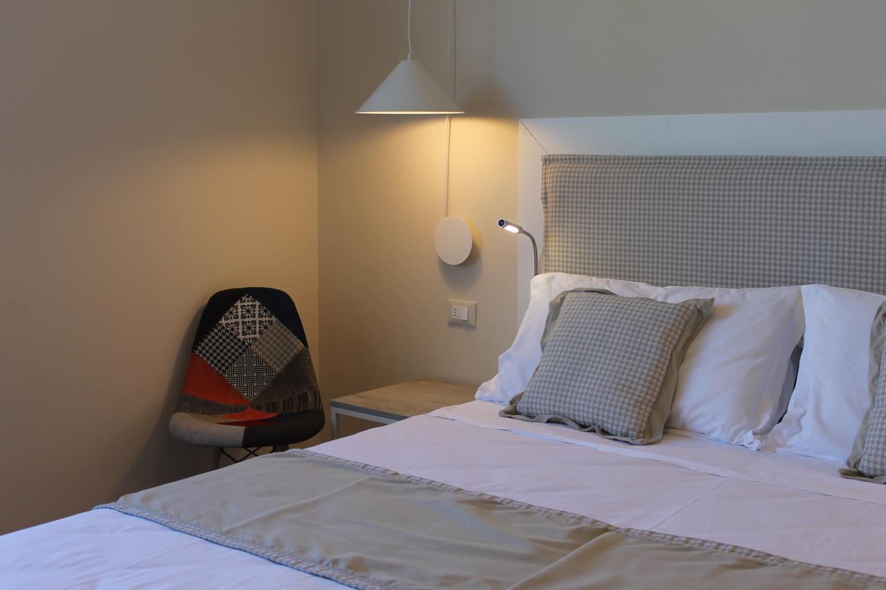 Lake Garda Beach Hostel Padenghe sul Garda Eksteriør bilde