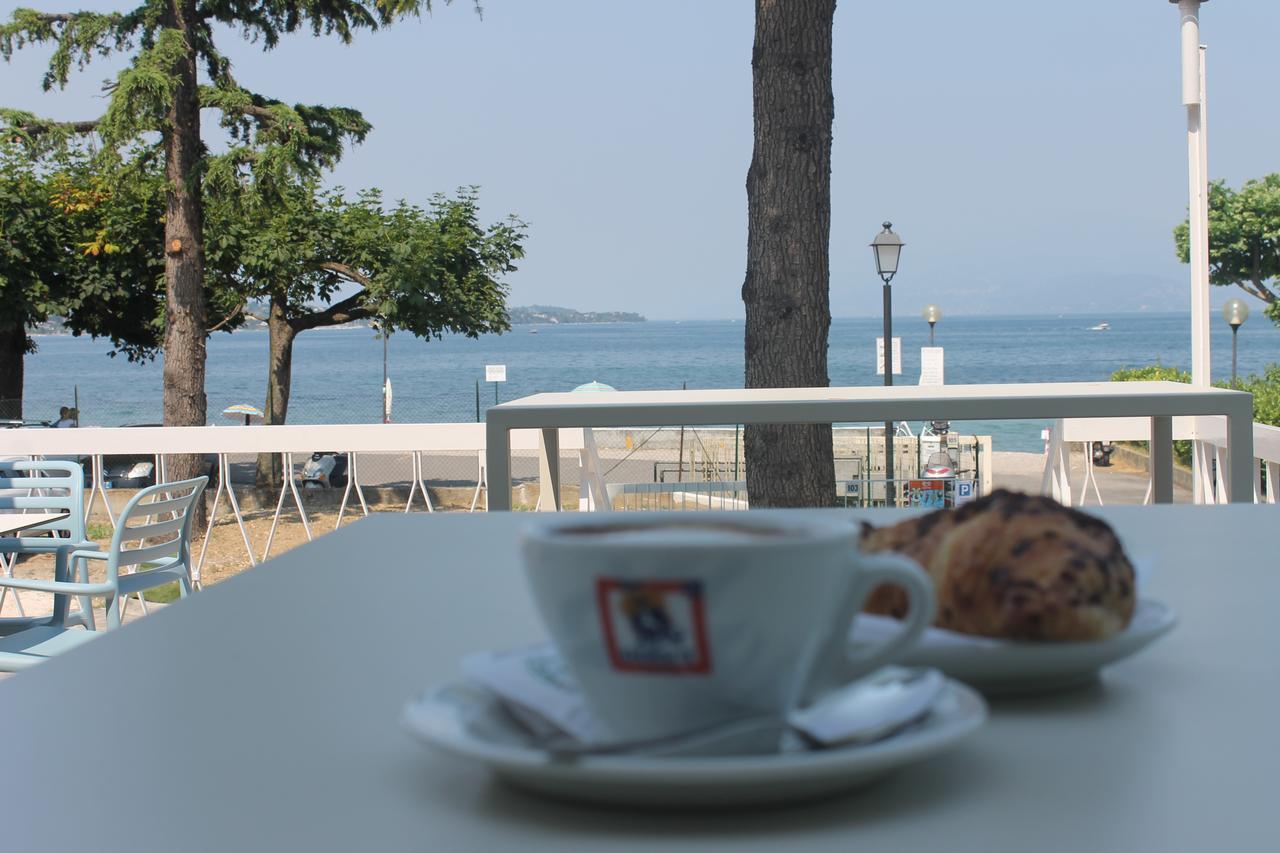 Lake Garda Beach Hostel Padenghe sul Garda Eksteriør bilde