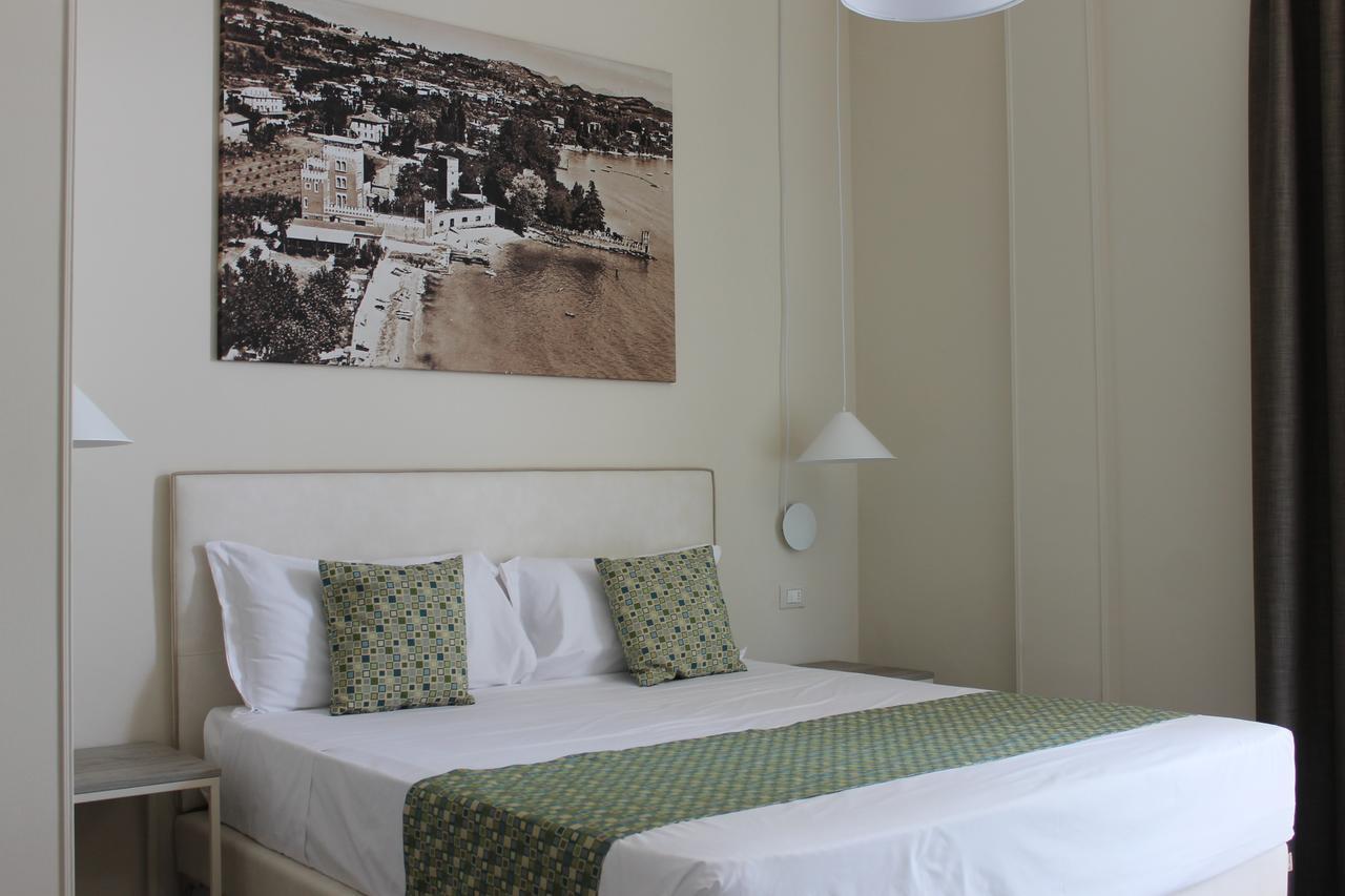 Lake Garda Beach Hostel Padenghe sul Garda Eksteriør bilde