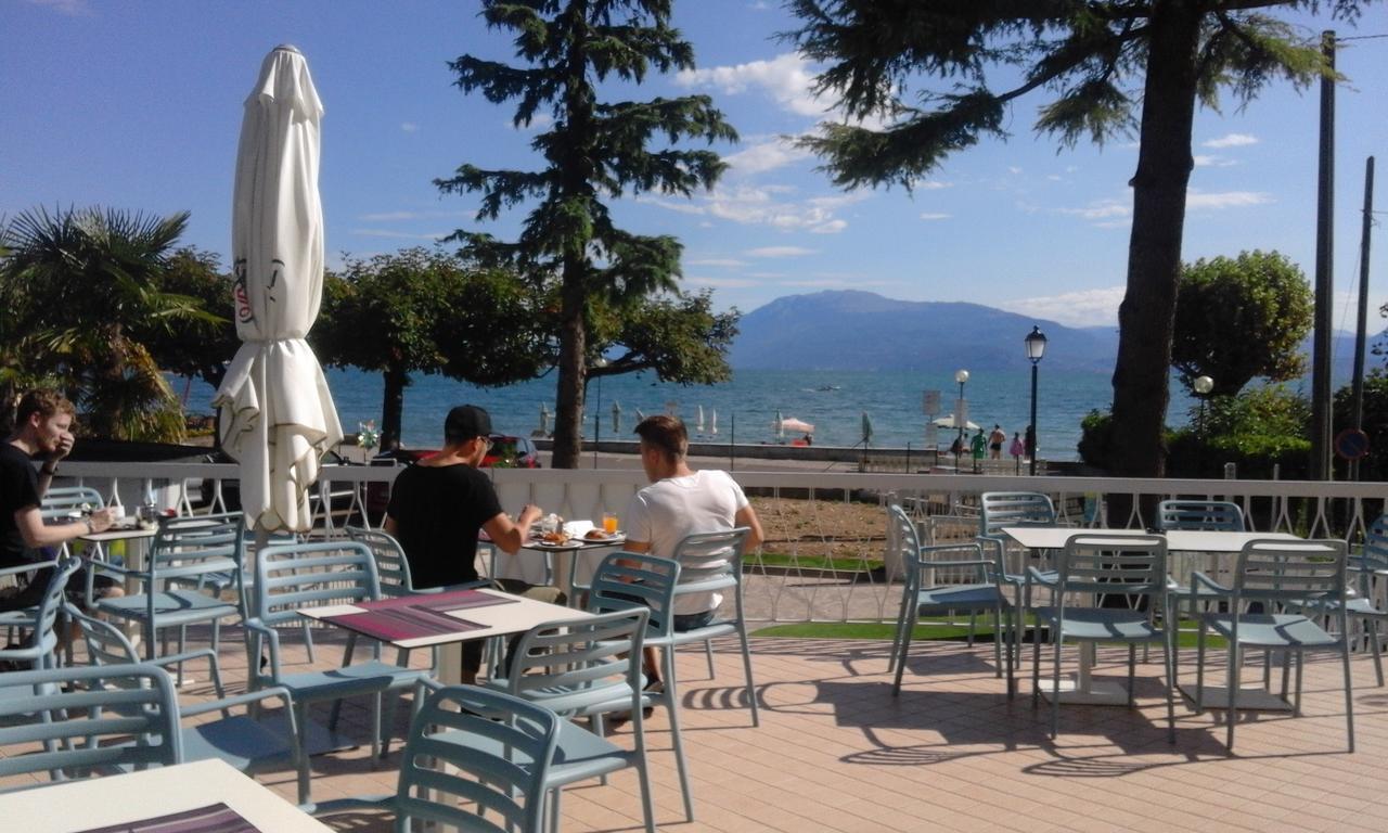Lake Garda Beach Hostel Padenghe sul Garda Eksteriør bilde