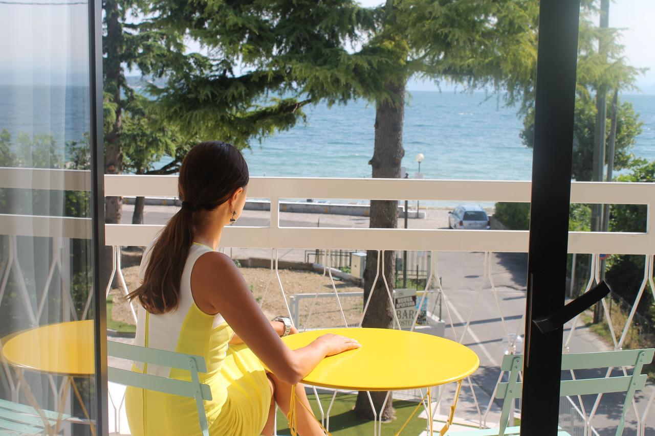Lake Garda Beach Hostel Padenghe sul Garda Eksteriør bilde