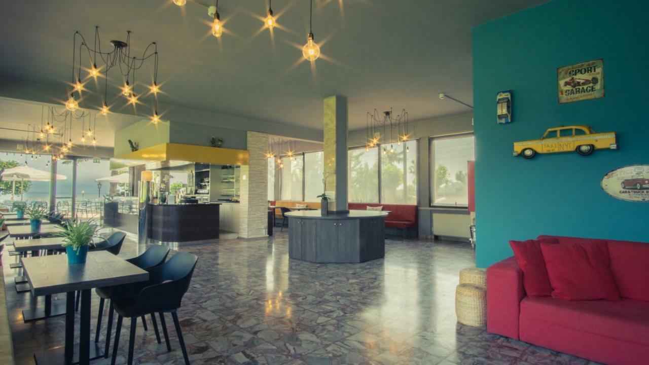 Lake Garda Beach Hostel Padenghe sul Garda Eksteriør bilde